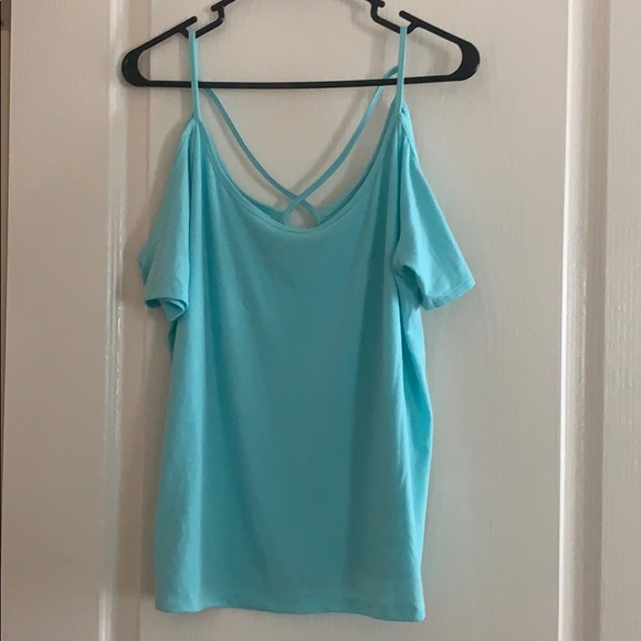 SO Tops - 💥3/$25💥Cold Shoulder Top- Size XL